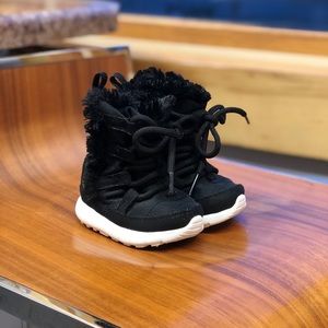 Infant’s Nike Venture Boots Size 2